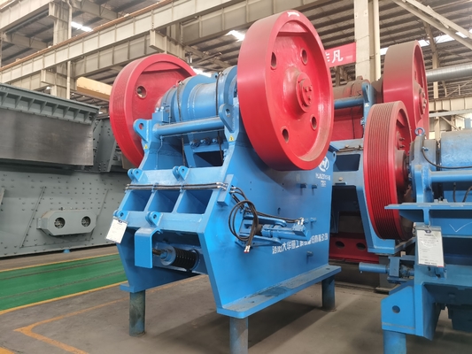 400 X 600 600 X 900 Jaw Cone 10T/H - 800T/H Crusher Mining Crusher